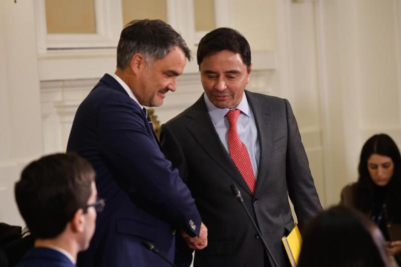 Aton- Senadores Macaya y Carter