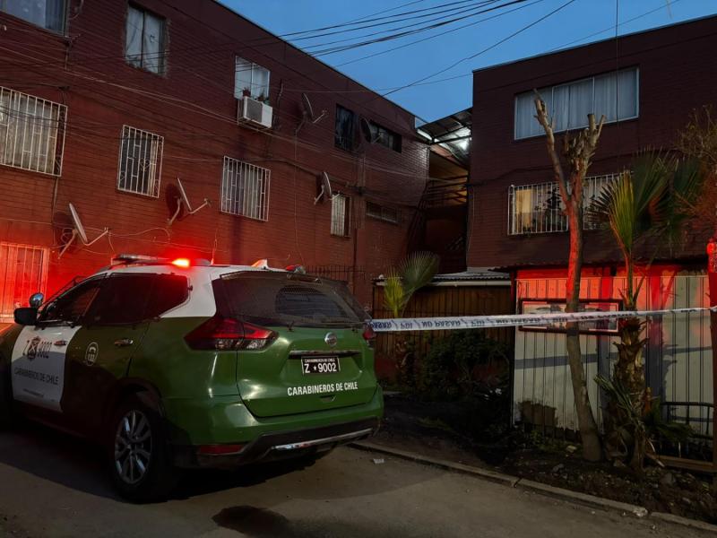 Mujer es hallada muerta con múltiples heridas cortopunzantes en departamento de Recoleta