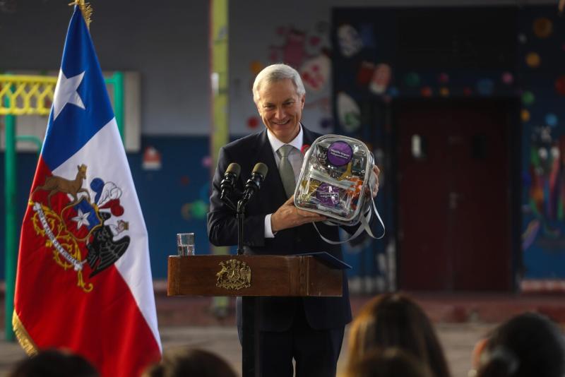 Agencia Uno - Presidente Kast en la promulgación de la Ley de "Escuelas Protegidas"