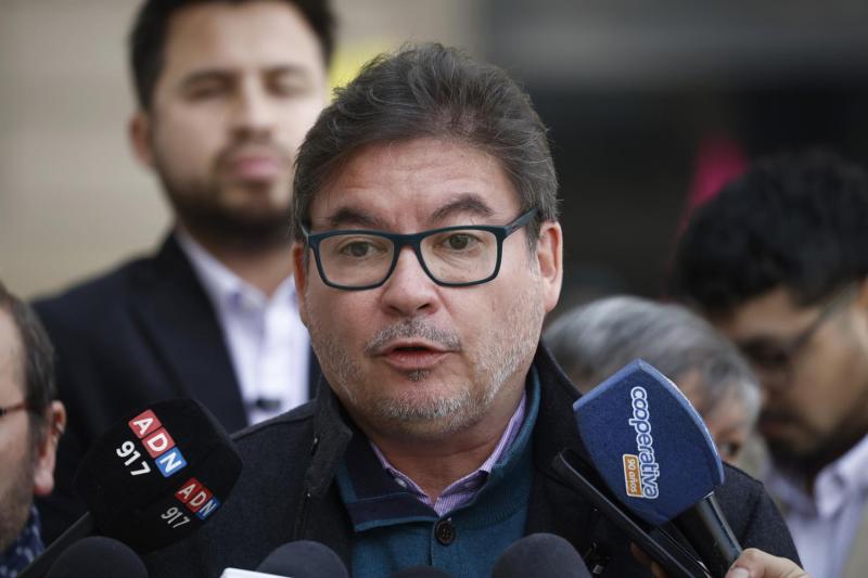 Aton- Diputado Marcos Barraza (PC)