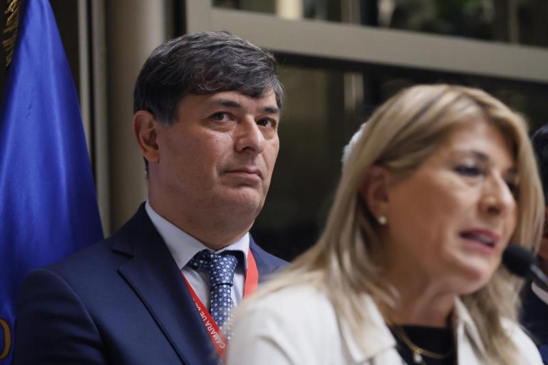 Aton- Excandidato Franco Parisi y diputada Zandra Parisi