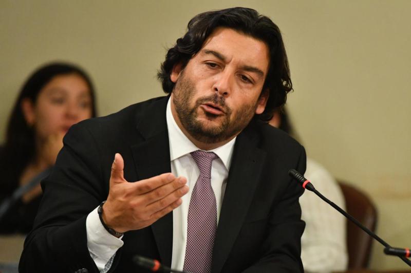 Diputado Leiva cuestiona transmisión de traslado de reos a Talca - Agencia Uno