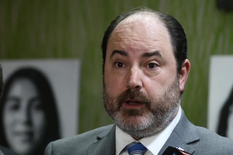 Ministro Rau responde a críticas de la CUT por cambios a la Ley Karin - Aton