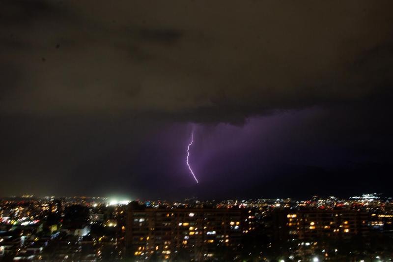 Emiten aviso meteorológico por tormentas eléctricas - Agencia Uno