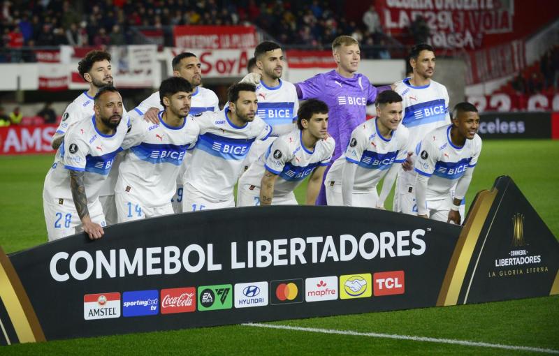 Universidad Católica enfrenta a Estudiantes - Photosport