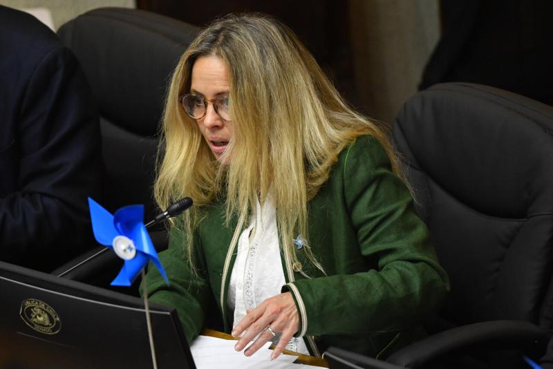Agencia Uno - Senadora Vanessa Kaiser