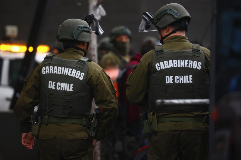 Dos excarabineros en prisión preventiva por distintos ilícitos - Aton