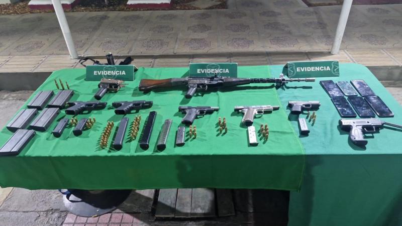 Cuatro detenidos y amplio arsenal incautado tras operativo en El Bosque: había un fusil y pistolas