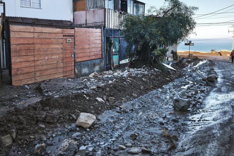 Agencia Uno - Arica, Tarapacá y Antofagasta son declaradas zonas de catástrofe tras sistema frontal