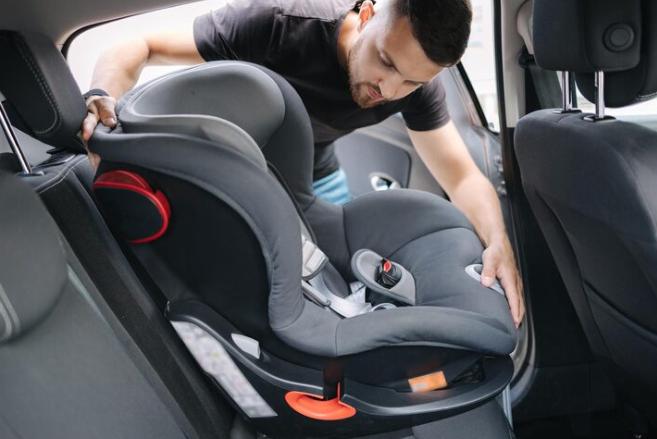 ¿Sabías que las sillas infantiles de auto vencen?: Estos detalles debes revisar antes de usarla - Freepik