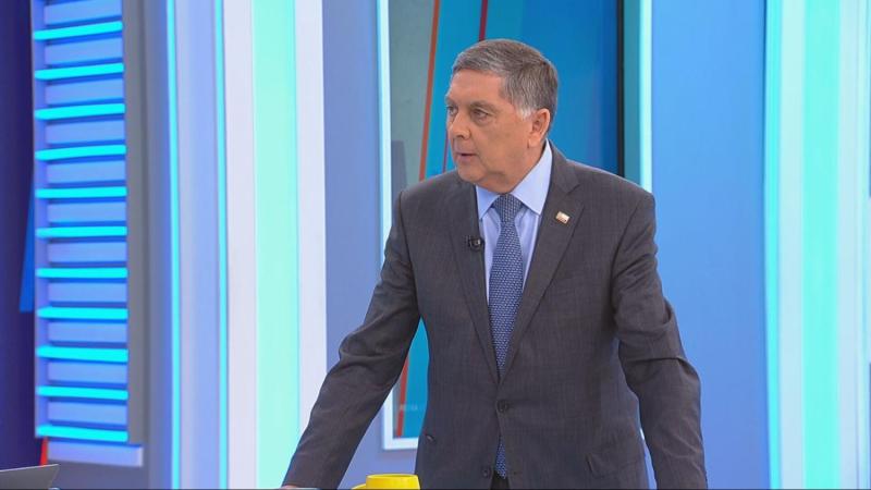 Biministro Alvarado en Mesa Central