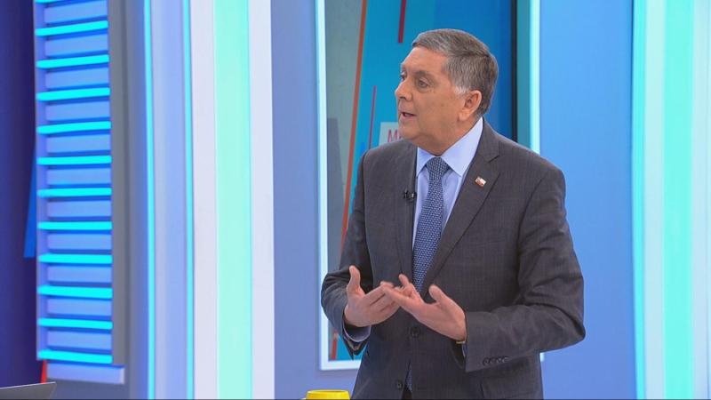 Biministro Claudio Alvarado en Mesa Central