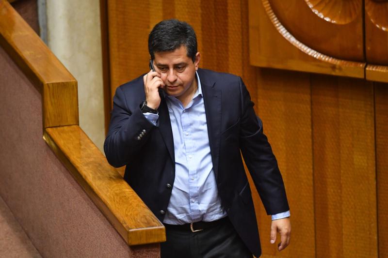 Agencia Uno - Senador Araya pide que La Moneda presente otro proyecto en seguridad