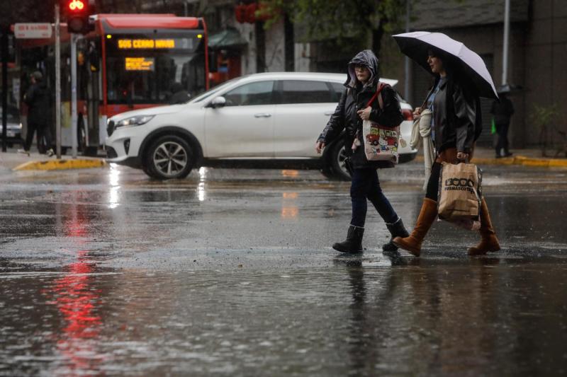 Agencia Uno - Lluvia en Santiago