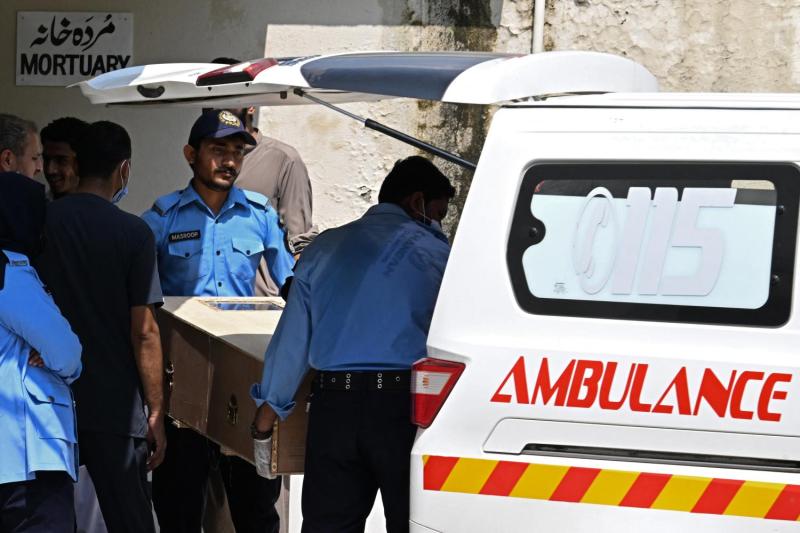 AFP - Mueren 14 bebés en incendio en hospital de Pakistán