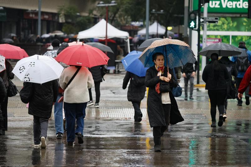Sistema frontal en la RM: Cuánto lloverá en Santiago - Aton