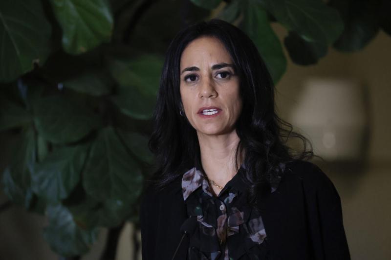 Presidenta del Senado hace un llamado al "realismo legislativo" - Aton