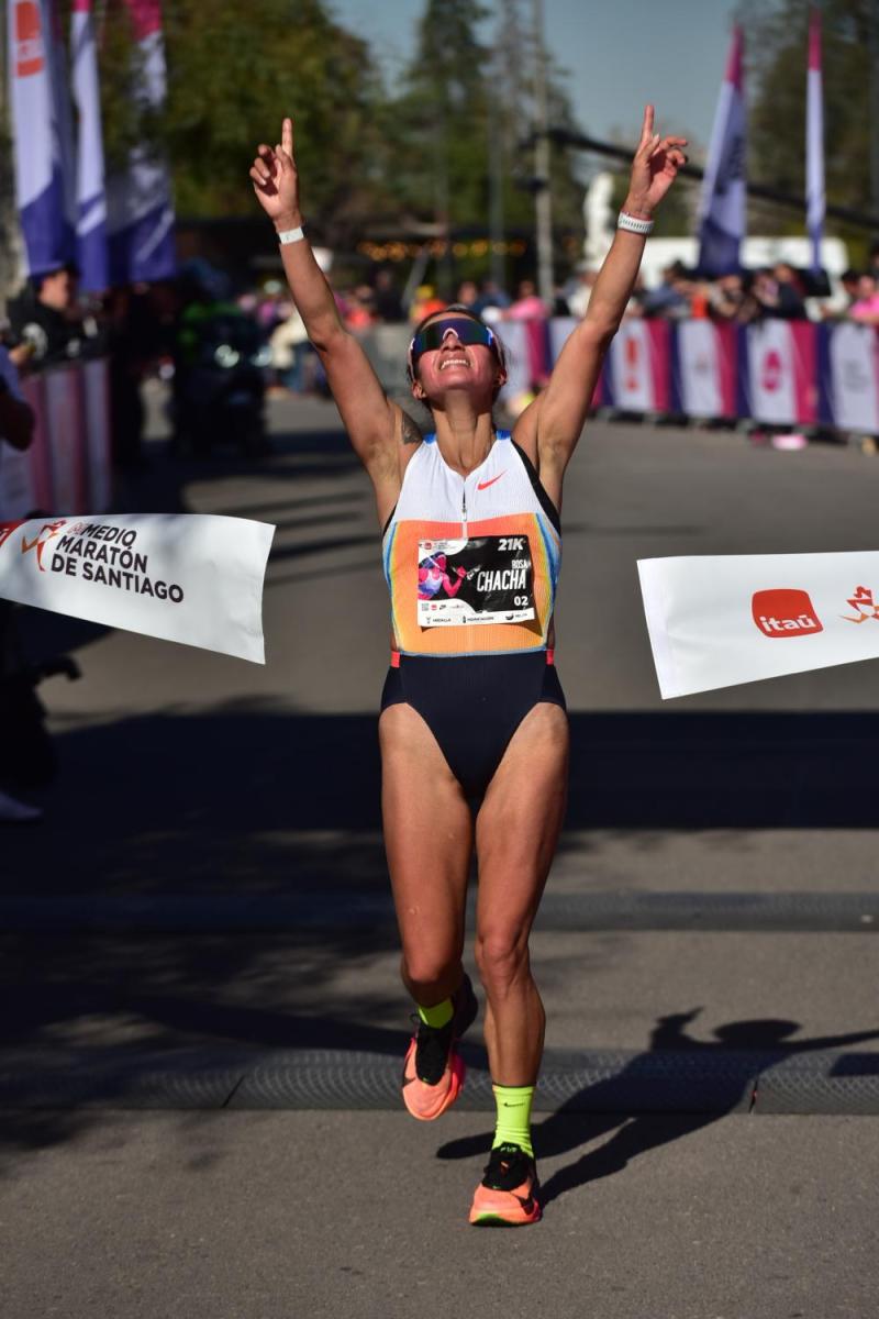 Rosa Alva Chacha: Ganadora 21K Media Maratón de Santiago
