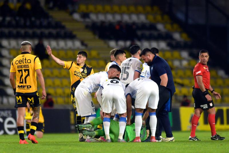 Photosport - La agresión a Christian Bravo, portero de Huachipato