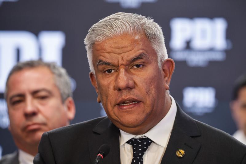 Aton - Fiscal Marco Pastén no dio detalles de la investigación