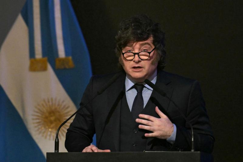 Milei se lanza contra la prensa - AFP