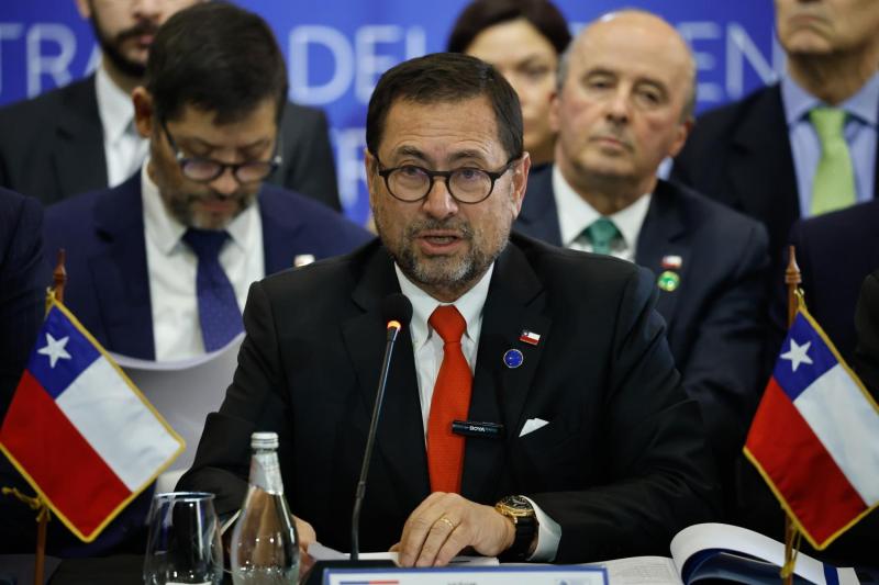 Aton- Canciller Francisco Pérez Mackenna