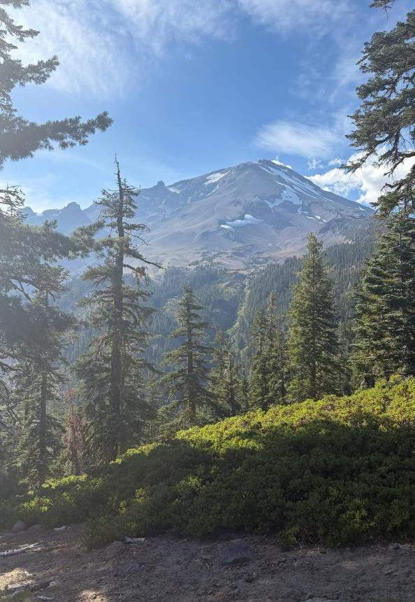 Excursionistas planearon su viaje al Monte Shasta con IA - Siskiyou County Sheriff's Office