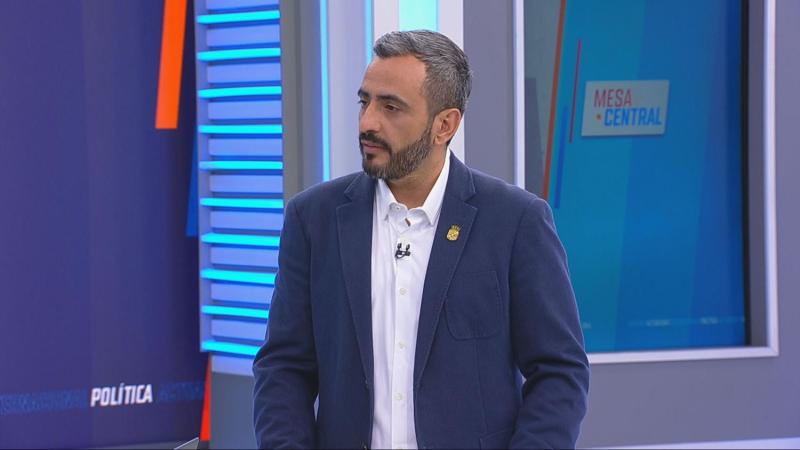 Alcalde de San Bernardo, Christopher White en Mesa Centro