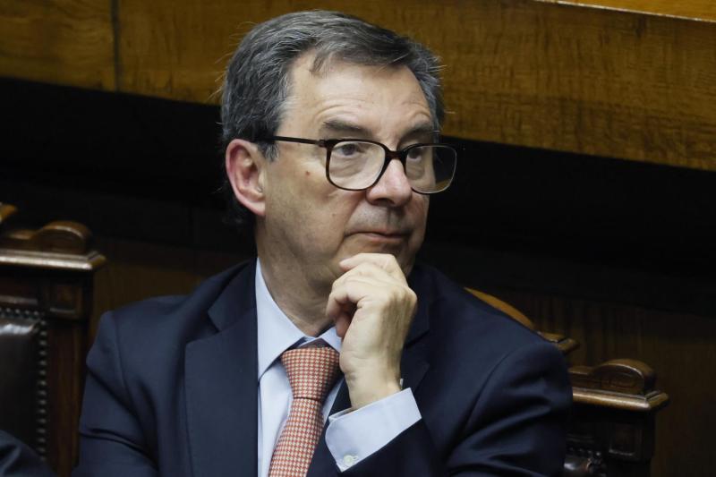 Aton- Ministro Barros descarta situación "excepcional" con Argentina