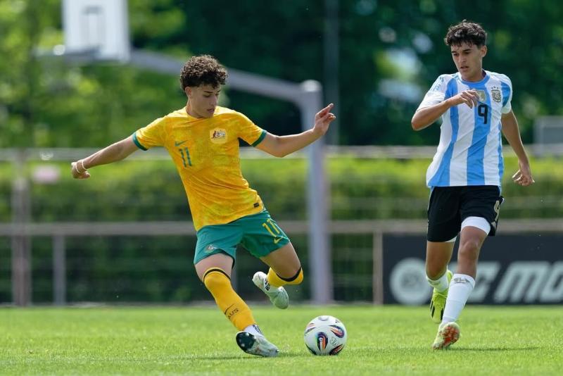 IG @jetzenlopez - Nació en Australia y aún no debuta como profesional: Quién es Jetzen López, la gran sorpresa de Córdova en La Roja