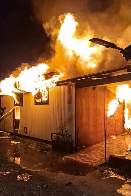 "Me enteré por mi primo": Familiares de fallecidos en incendio de Pitrufquén llegaron al SML - Aton