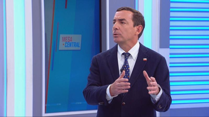 Ministro de Justicia, Fernando Rabat, en Mesa Central