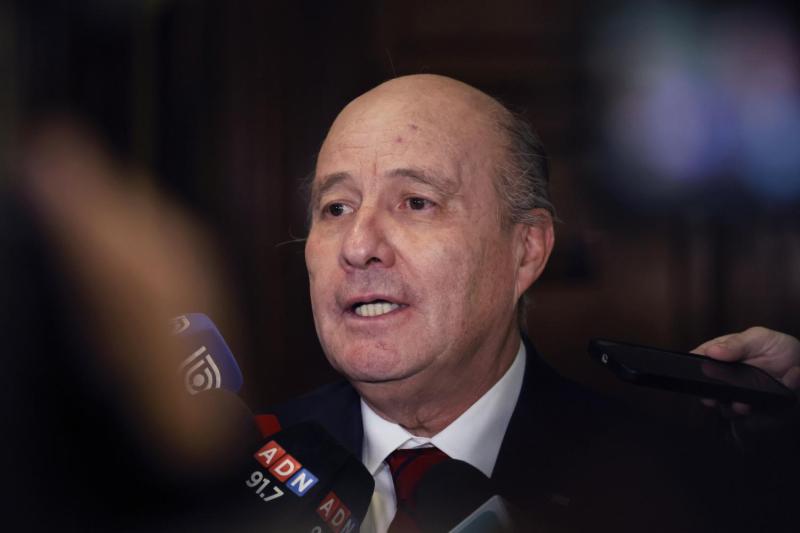 Aton- Ministro de Hacienda, Jorge Quiroz