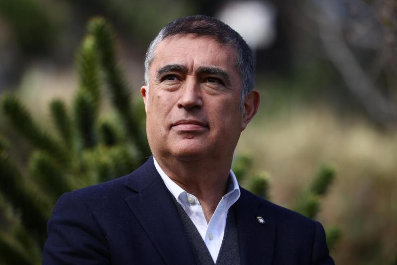 Aton- Mario Desbordes, alcalde de Santiago