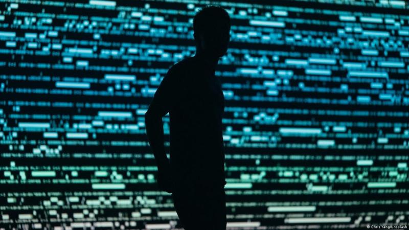 Imagen: El nivel de autonomía de una IA determina también la dificultad de detenerla. ¿Puede funcionar realmente un “kill switch”?, Chris Yang/Unsplash via DW