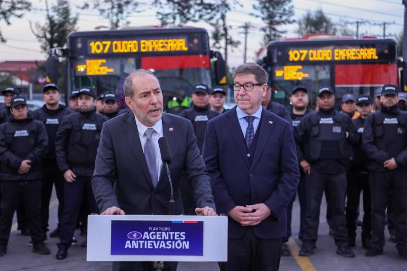 En qué consiste el plan piloto Antievasión en buses Red - X Louis de Grange