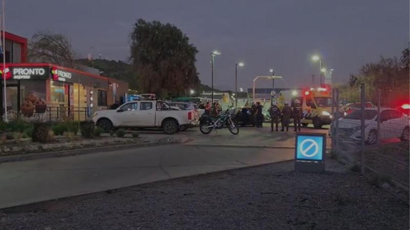 T13 -Hombre de 41 años muere tras recibir disparo en el tórax: llegó herido en un taxi hasta servicentro de Renca