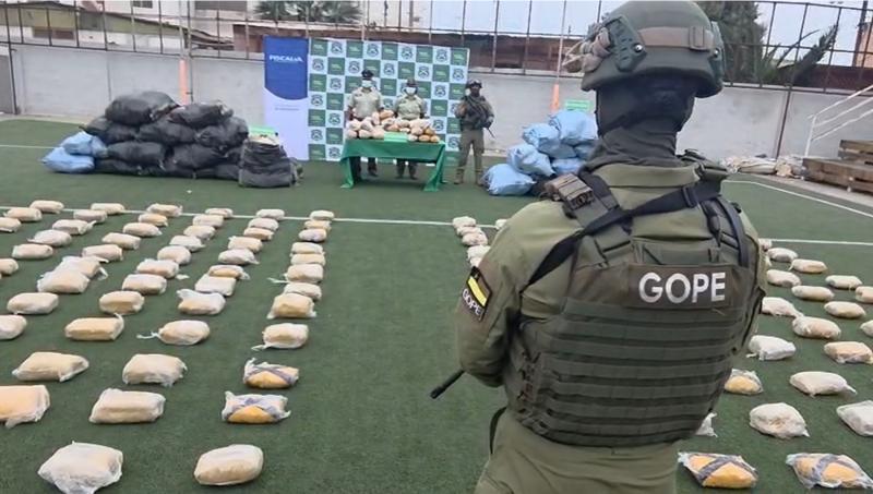 Encontraron un auto robado abandonado y en su interior había 185 kilos de marihuana: decomisos superaron las 1,4 toneladas