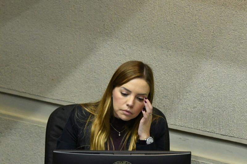 Agencia UNO - “Viejo de m… para lo único que sirve”: el chat de Camila Flores por rendiciones de campaña donde acusó estar “perdiendo $80 millones”