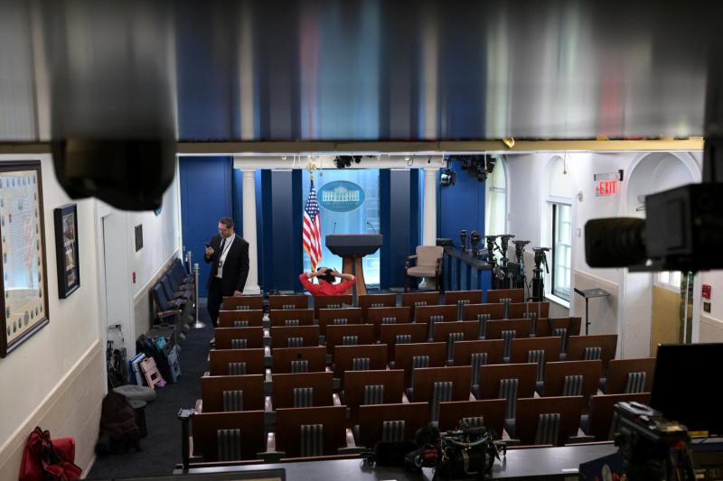 AFP - Juez de EEUU ordena a la Casa Blanca restablecer el acceso a CNN y otros medios