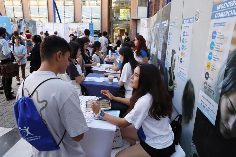 Agencia Uno - Feria universitaria (referencial)