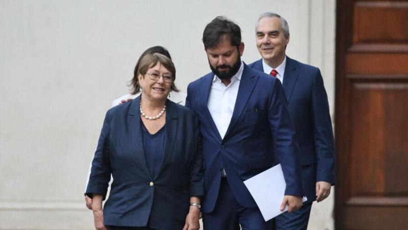 Aton - Expresidentes Michelle Bachelet y Gabriel Boric