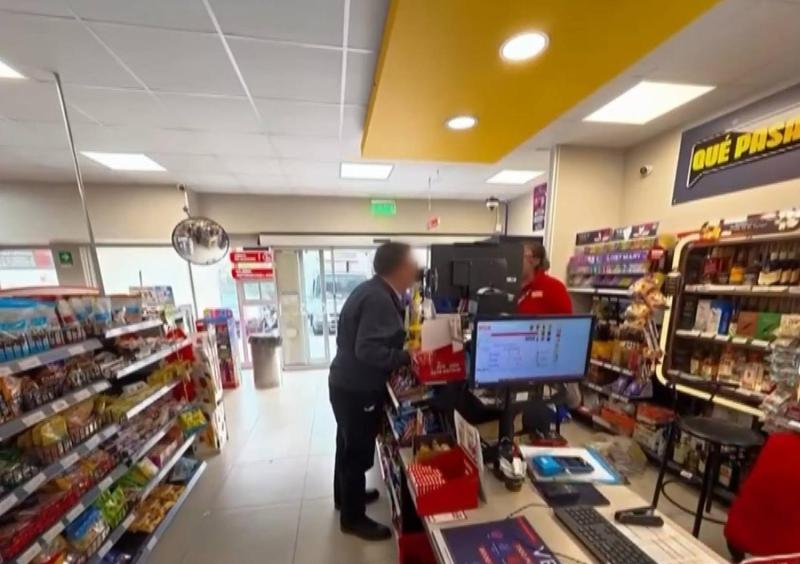 T13 - Hombre agrede a trabajadora de OXXO