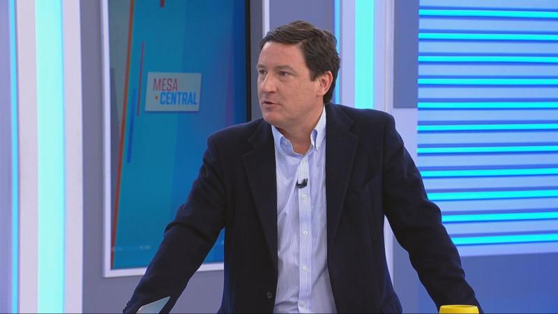 Arturo Squella en Mesa Central
