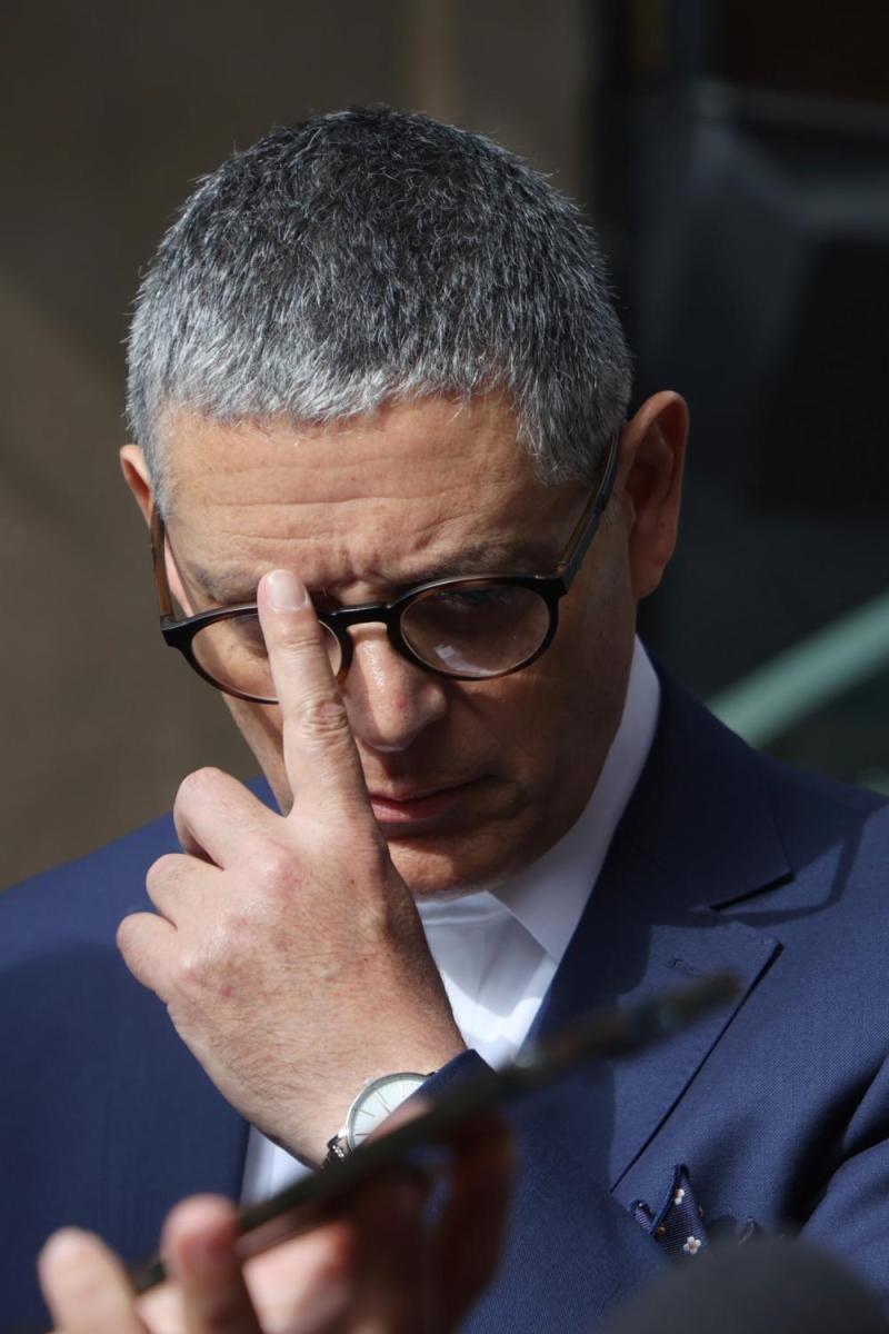 Aton - Biministro Más confirma salida del director del Sernac