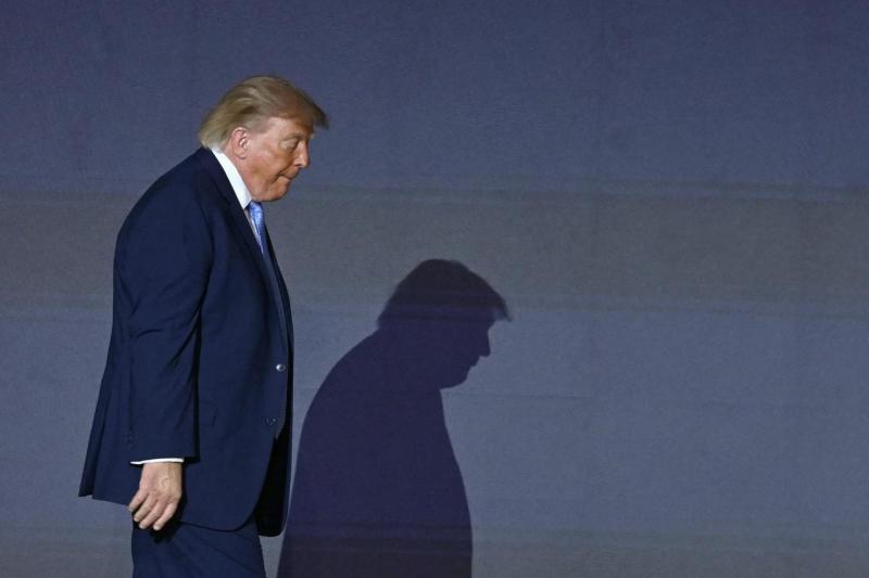 AFP - Nuevo chatbot del gobierno de EEUU contradice a Trump y luego modera sus respuestas