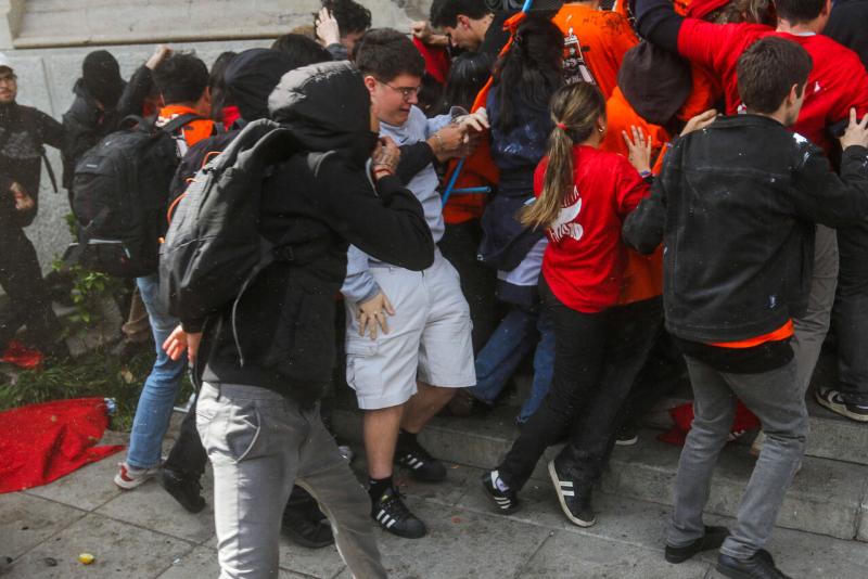 Agencia Uno - Agresiones a estudiantes afuera de la UC