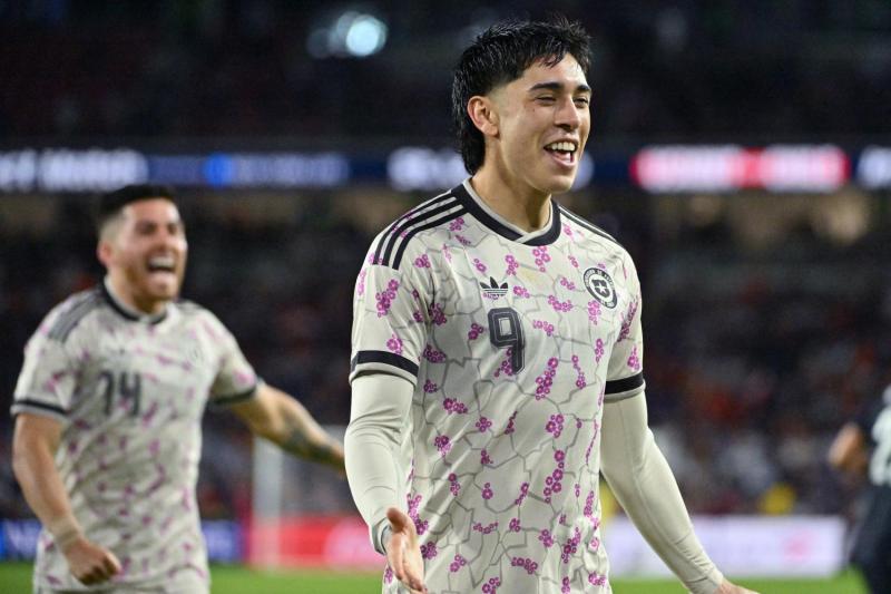La Roja enfrenta a México en amistoso - Photosport