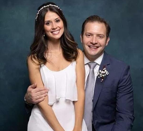 Facebook - Cibelle Savella y su exesposo Aaron Savella