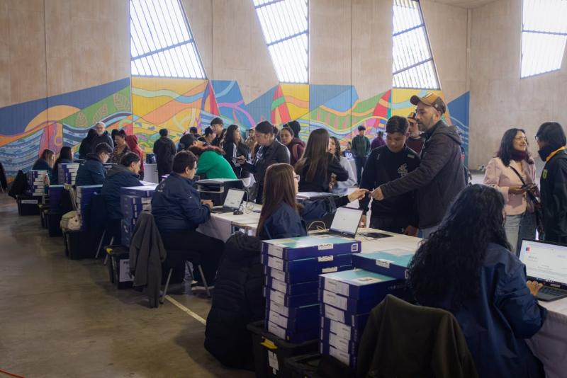 Municipio de Peñalolén asumirá costo de computadores de programa “Yo elijo mi PC”
